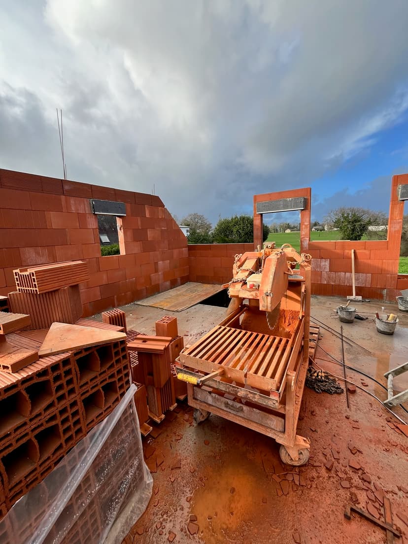 Étape de construction d'une maison neuve