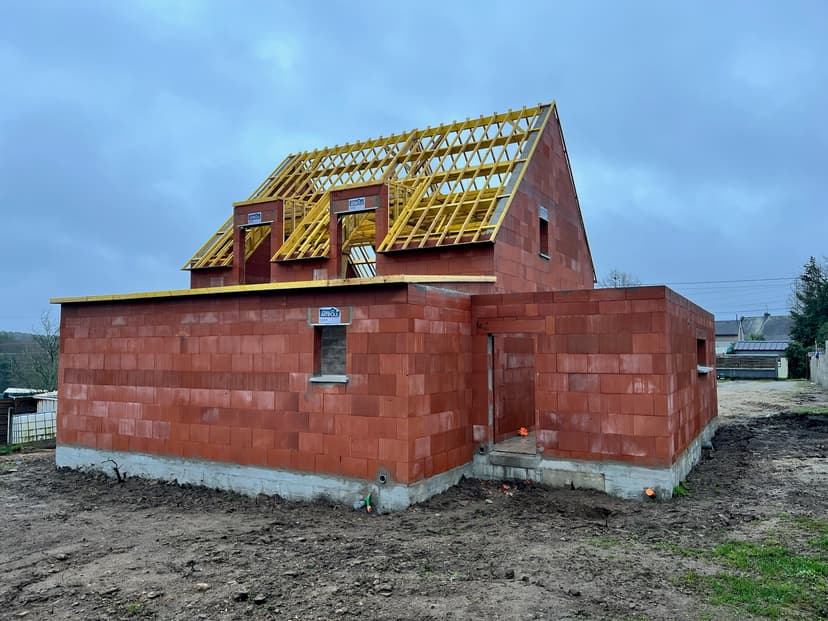 Étape de construction d'une maison neuve