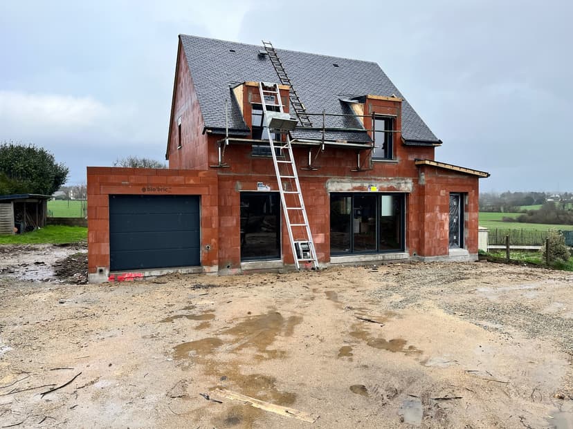 Étape de construction d'une maison neuve